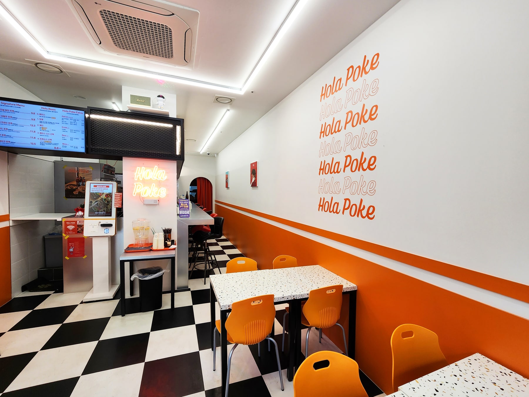 올라포케 삼성점 · Interior : Holapoke Restaurant 14py
